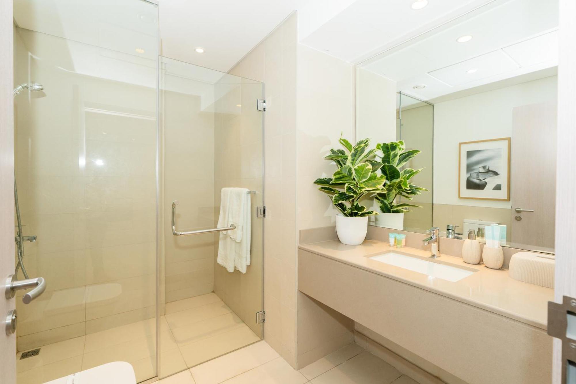 1 Bedroom Apartment *